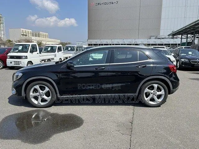 Mercedes-Benz GLA-Class 2019 Black