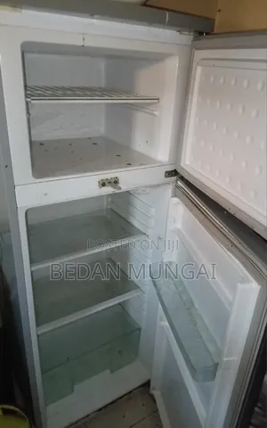 Rhamtoms Fridge, Silver in Colour