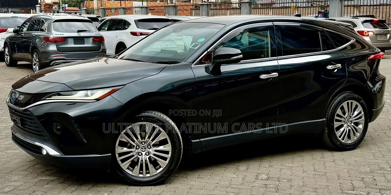 Toyota Harrier 2.5 Hybrid 4WD 2020 Black