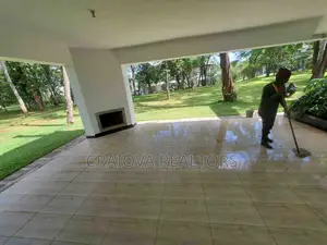 5bdrm House in Hardy for sale