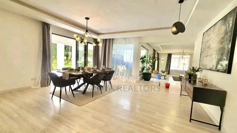 5bdrm House in Hardy for sale