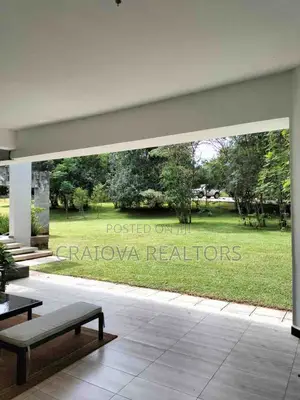 5bdrm House in Hardy for sale