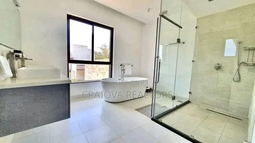 5bdrm House in Hardy for sale