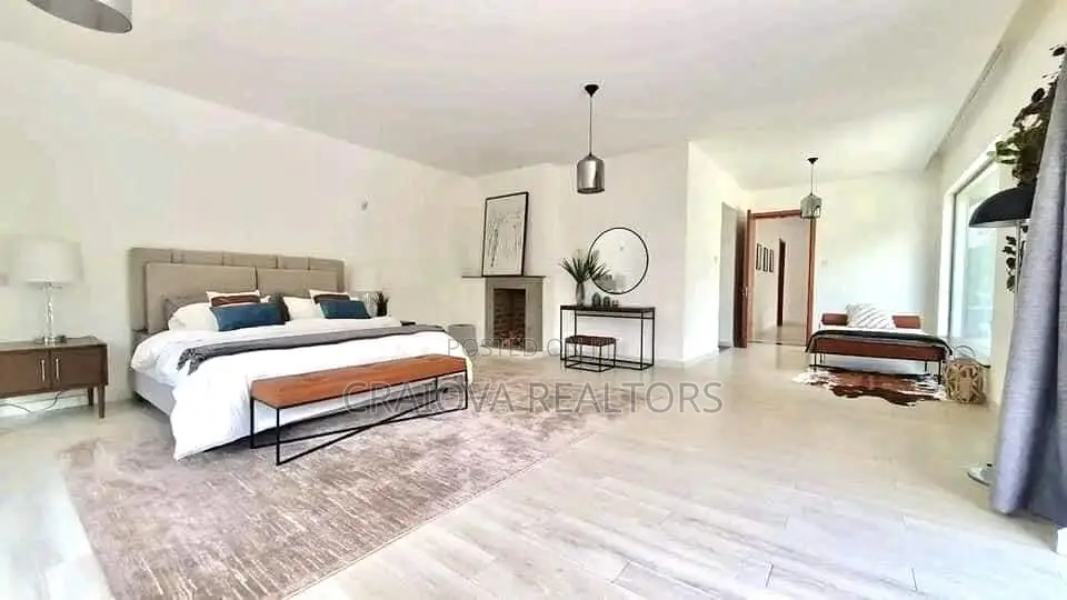 5bdrm House in Hardy for sale