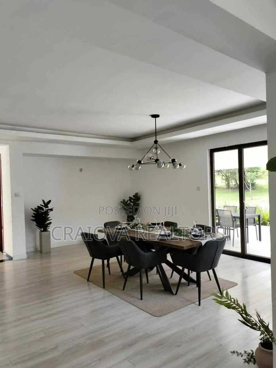 5bdrm House in Hardy for sale