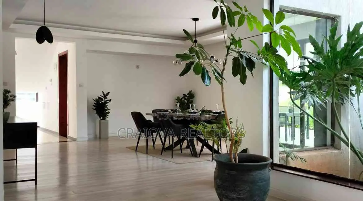 5bdrm House in Hardy for sale