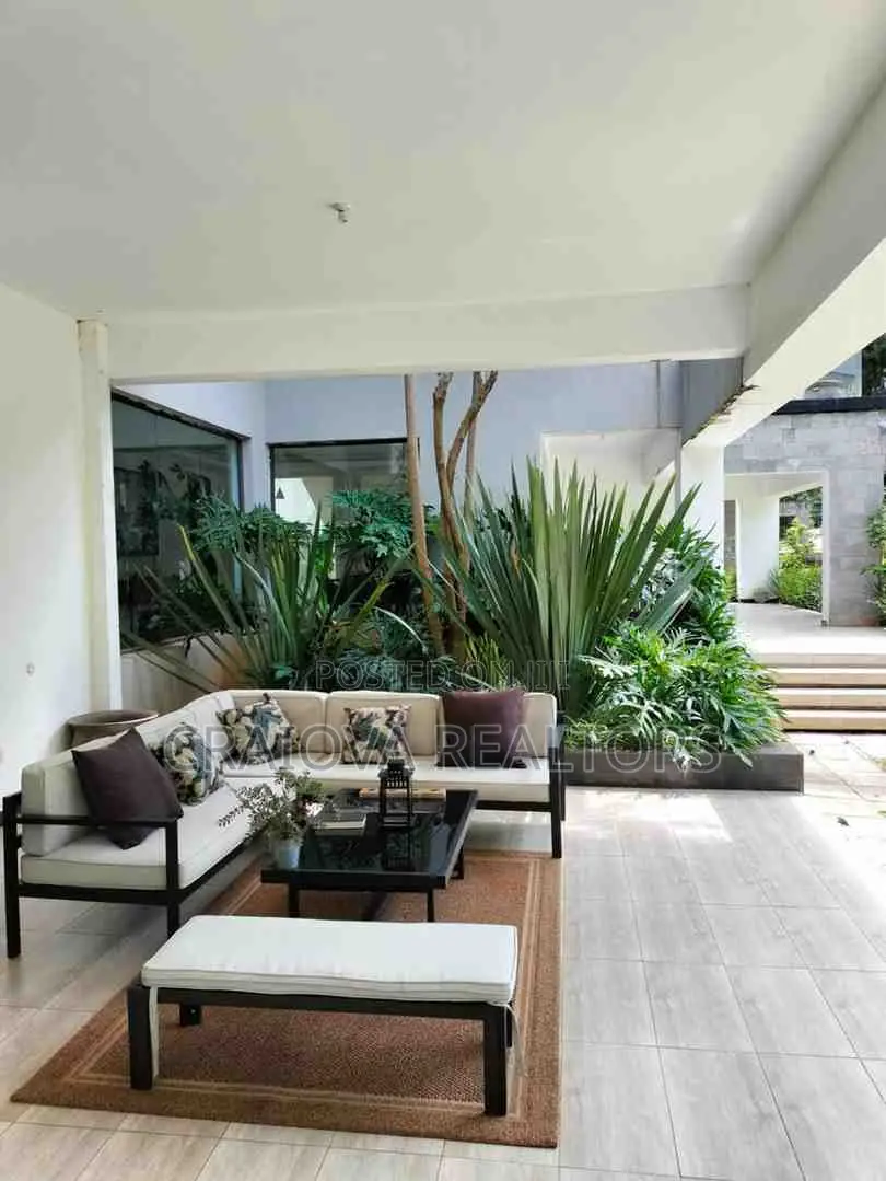 5bdrm House in Hardy for sale