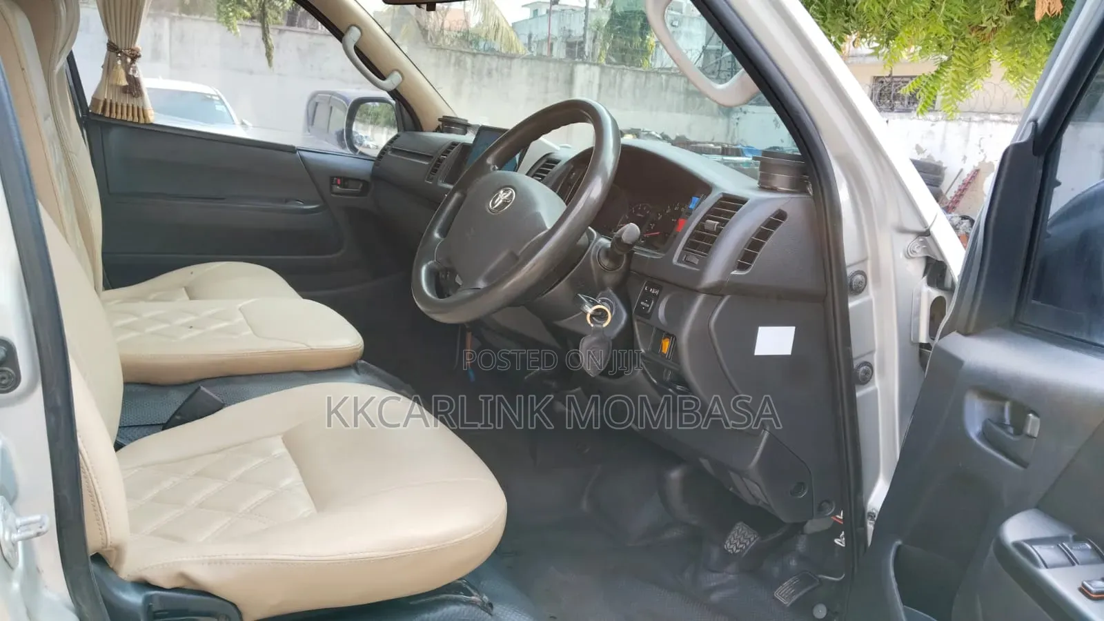 Toyota HiAce 2019 Silver