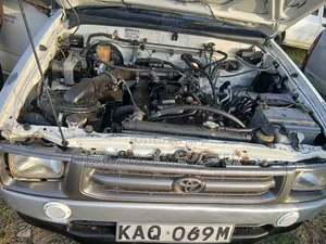 Nissan Pick-Up 2001 Silver