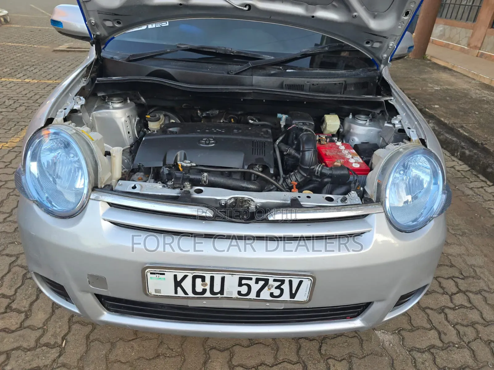 Toyota Sienta 2012 Silver