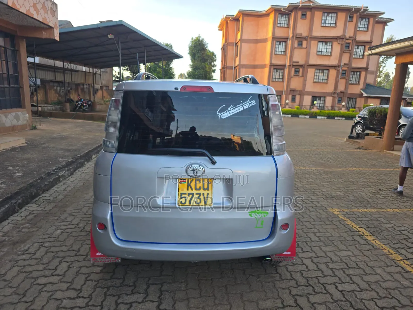 Toyota Sienta 2012 Silver