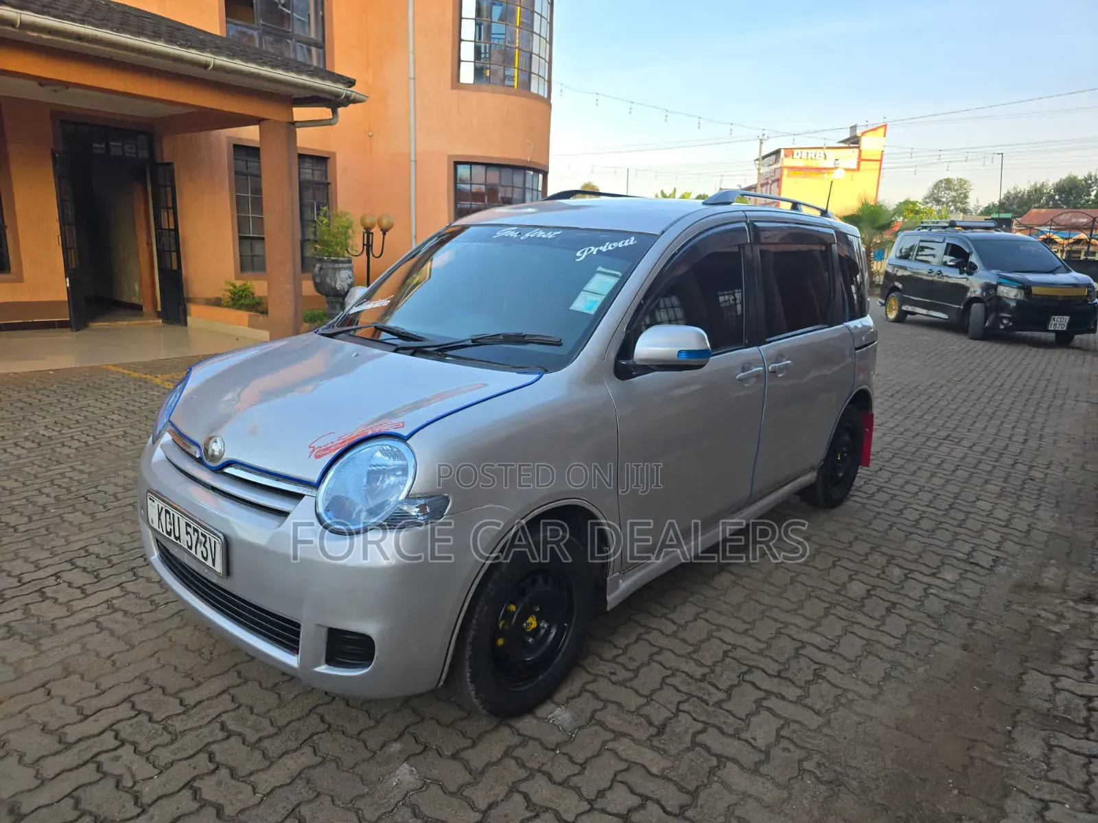 Toyota Sienta 2012 Silver