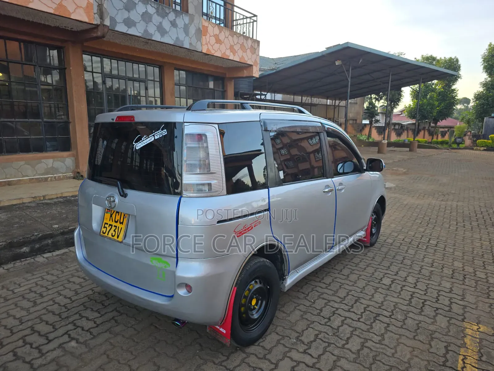 Toyota Sienta 2012 Silver