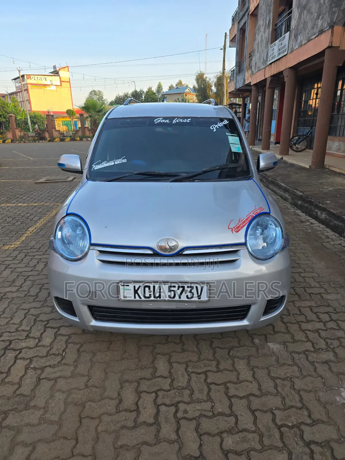 Toyota Sienta 2012 Silver