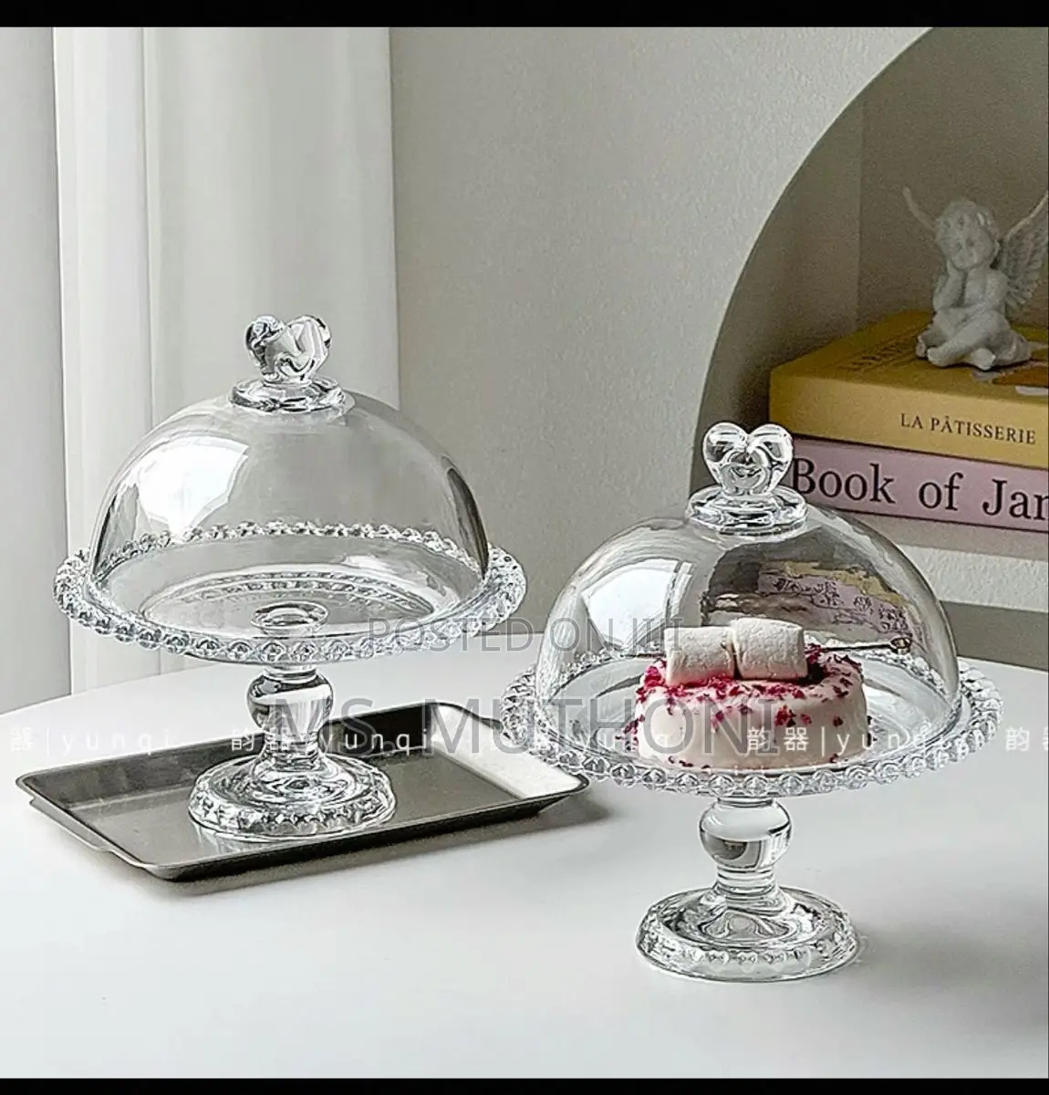 Aesthetic Vintage-Style Acrylic Cake / Dessert Stand