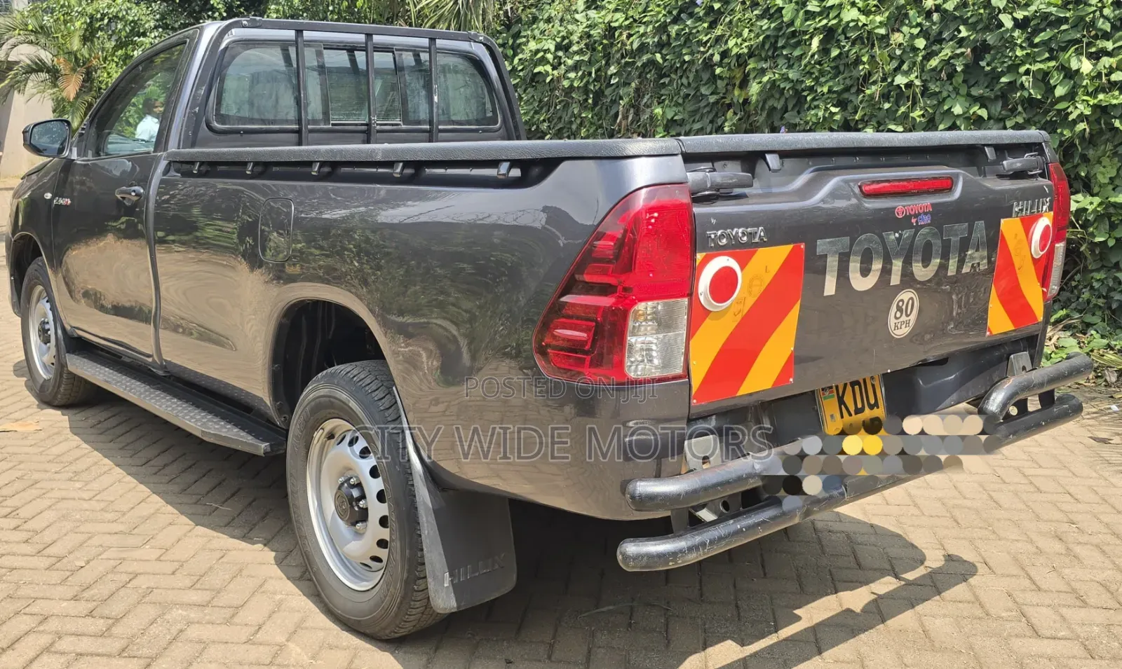 Toyota Hilux 2024 Gray