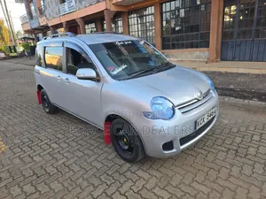 Toyota Sienta 2014 Silver