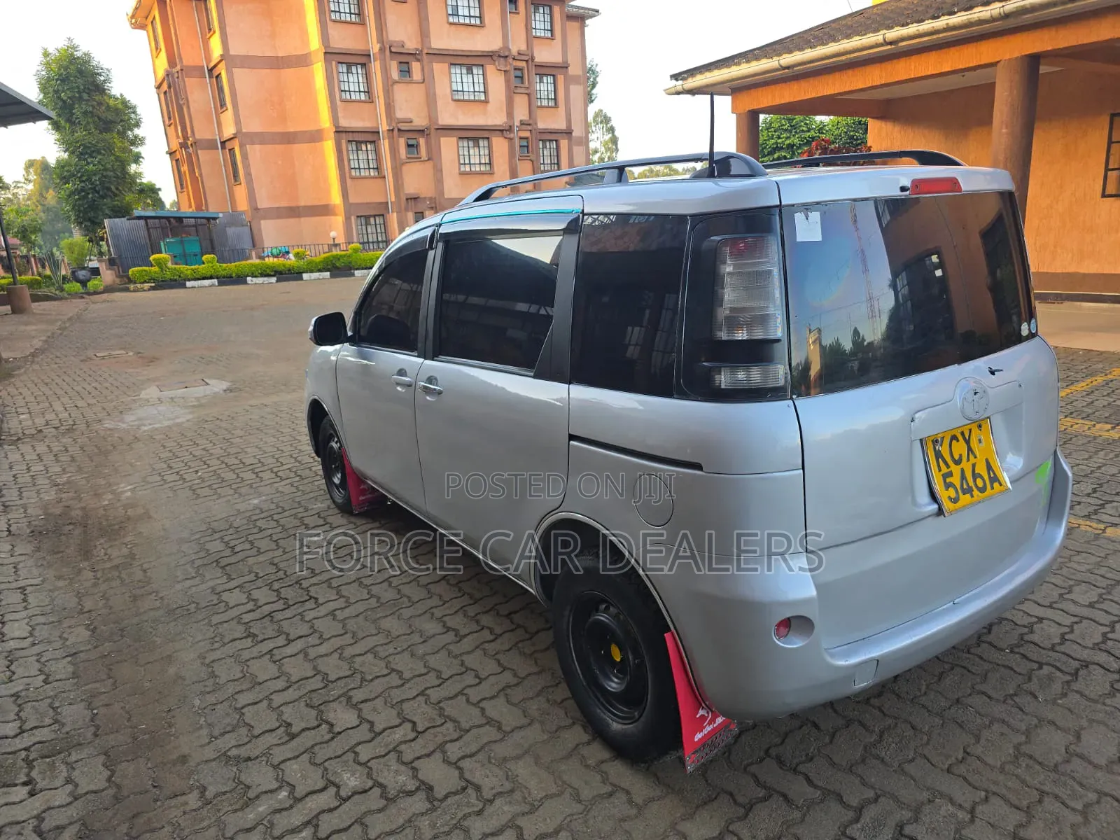 Toyota Sienta 2014 Silver