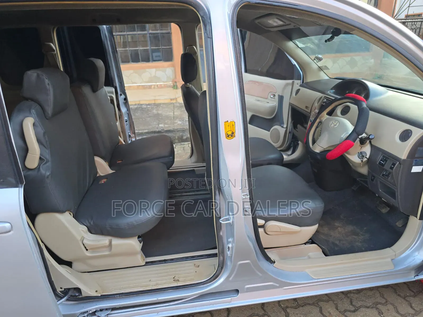 Toyota Sienta 2014 Silver