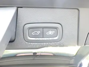 Volvo XC60 2019 Blue