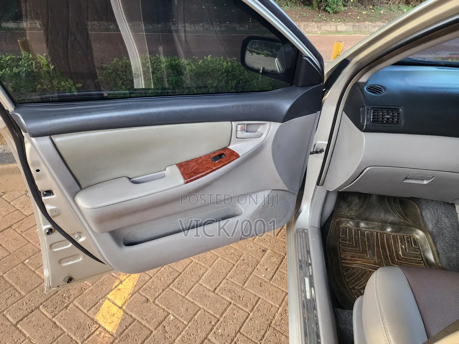 Toyota Corolla 2002 Silver