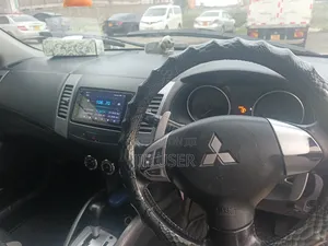 Mitsubishi Outlander 2011 Silver