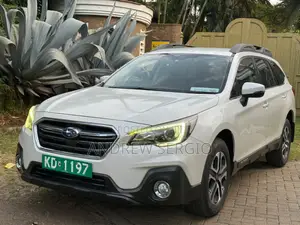 Subaru Outback 2018 White