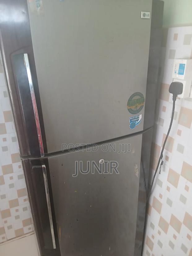 Lg Refrigerator - thumbnail 4