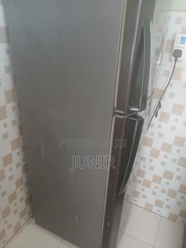 Lg Refrigerator - thumbnail 5