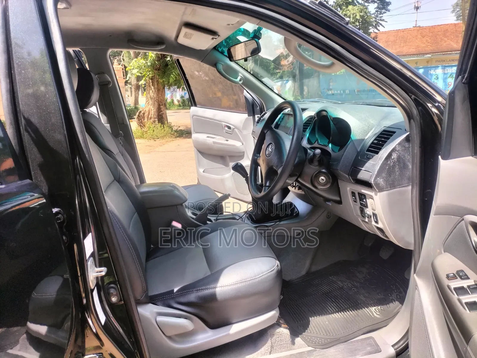Toyota Hilux 2010 Black