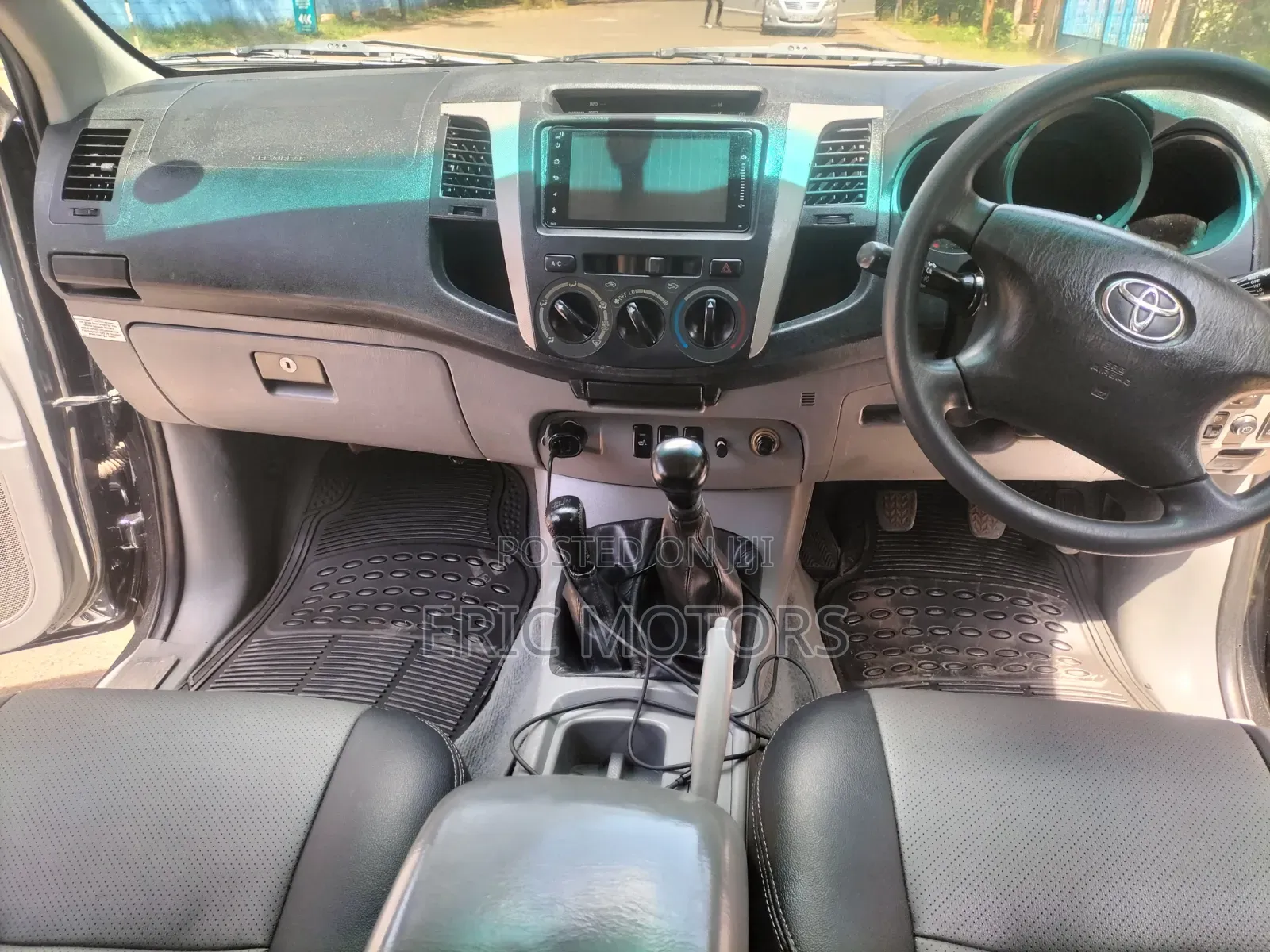 Toyota Hilux 2010 Black