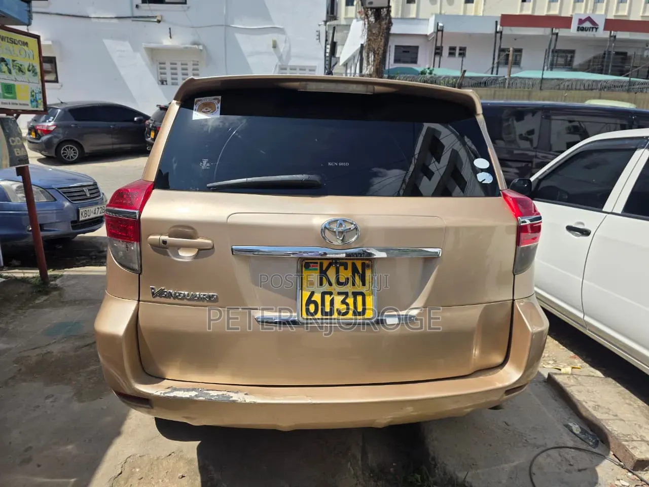 Toyota Vanguard 2012 Gold