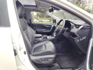 Toyota RAV4 2019 White