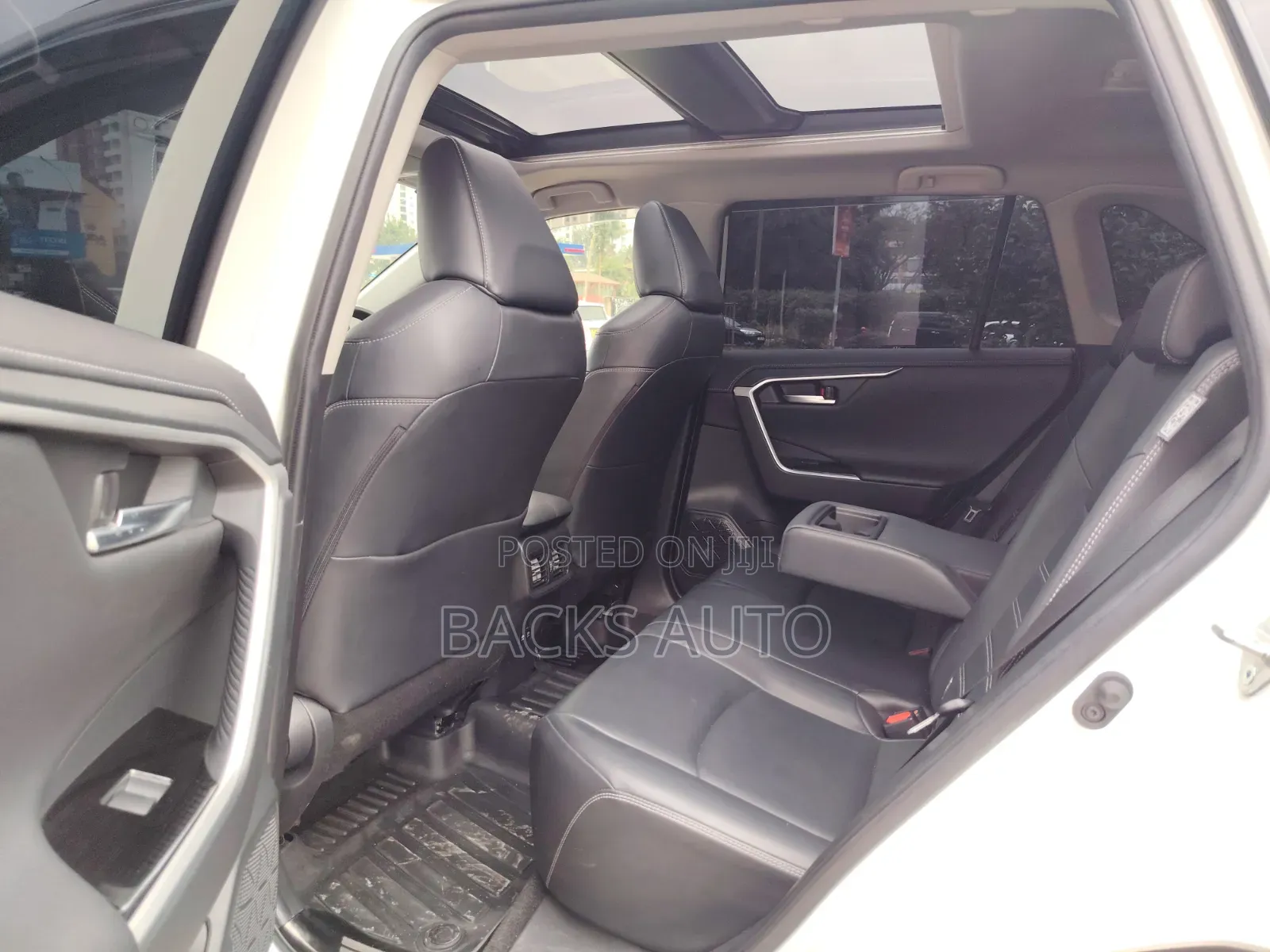 Toyota RAV4 2019 White