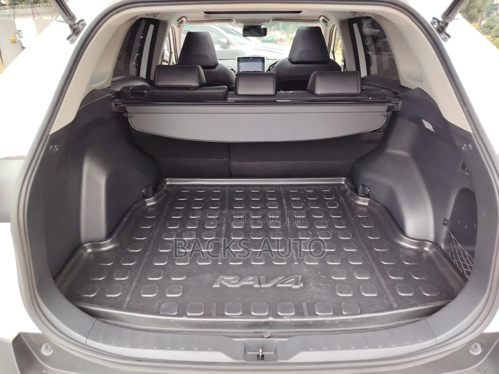 Toyota RAV4 2019 White