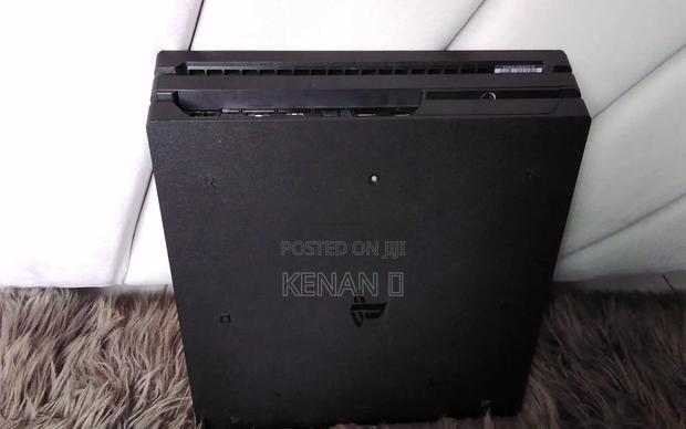 Ps4 Pro 825gb - main view