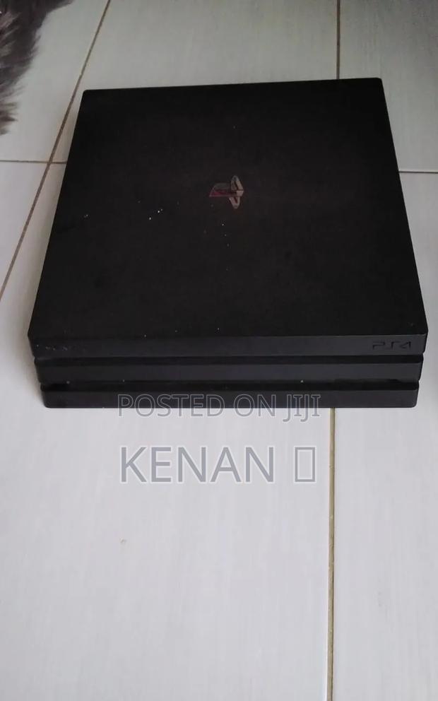 Ps4 Pro 825gb - thumbnail 4