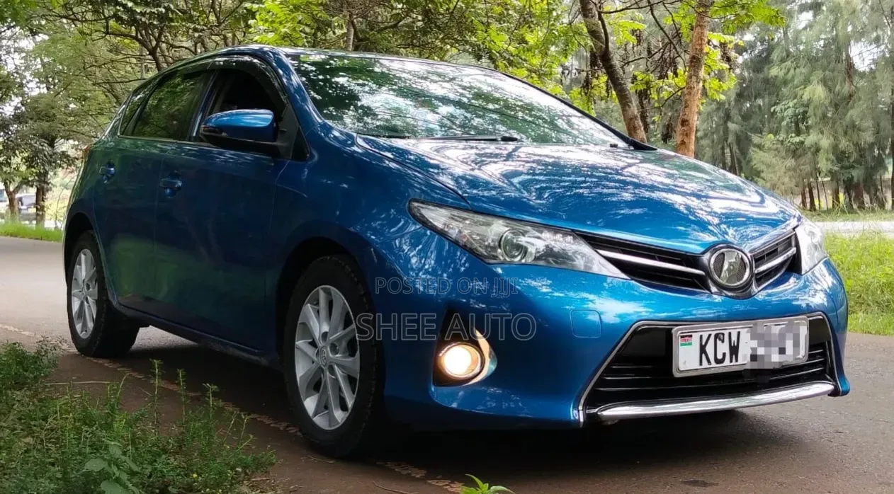 Toyota Auris 2013 Blue