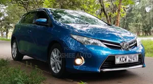 Toyota Auris 2013 Blue