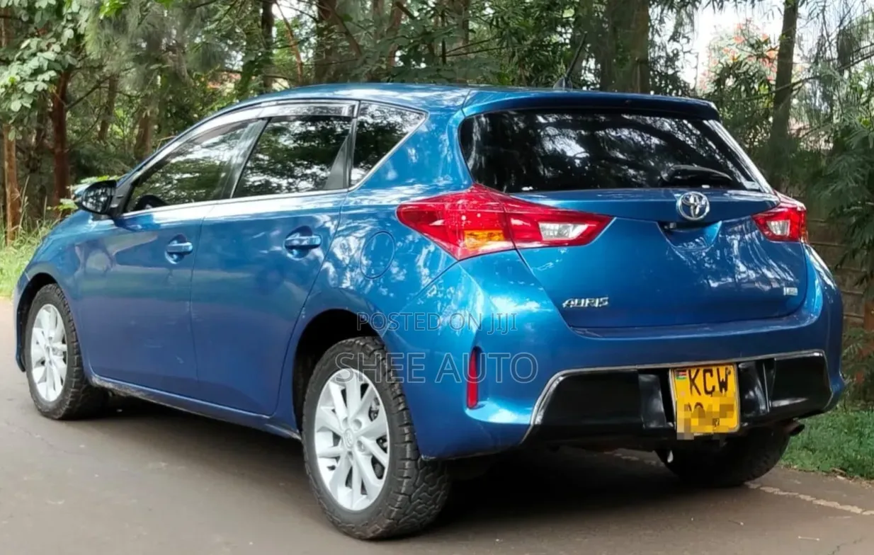 Toyota Auris 2013 Blue