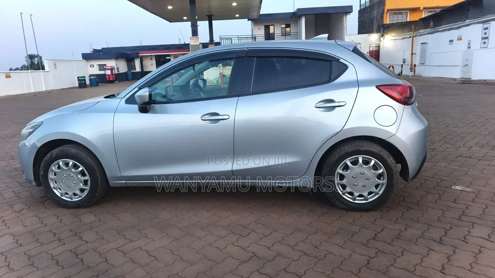 Mazda Demio 2017 Silver