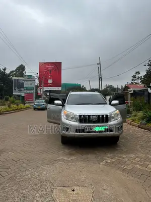 Toyota Land Cruiser Prado 2012 Silver