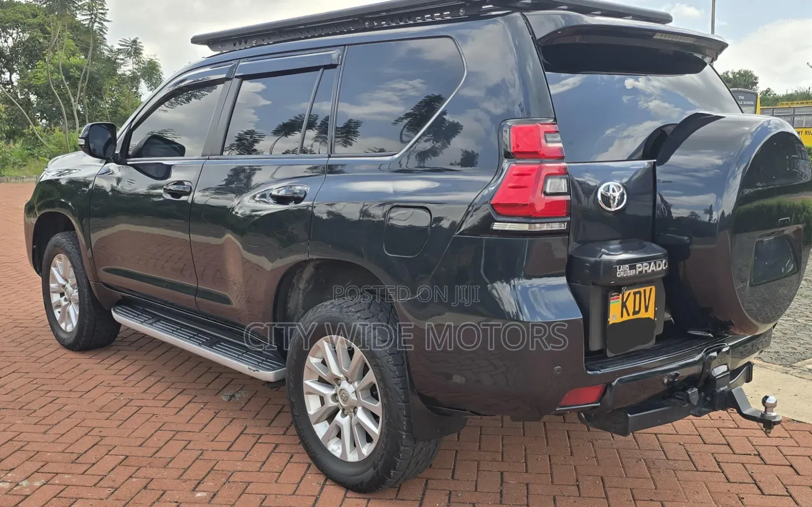 Toyota Land Cruiser Prado 2010 Black