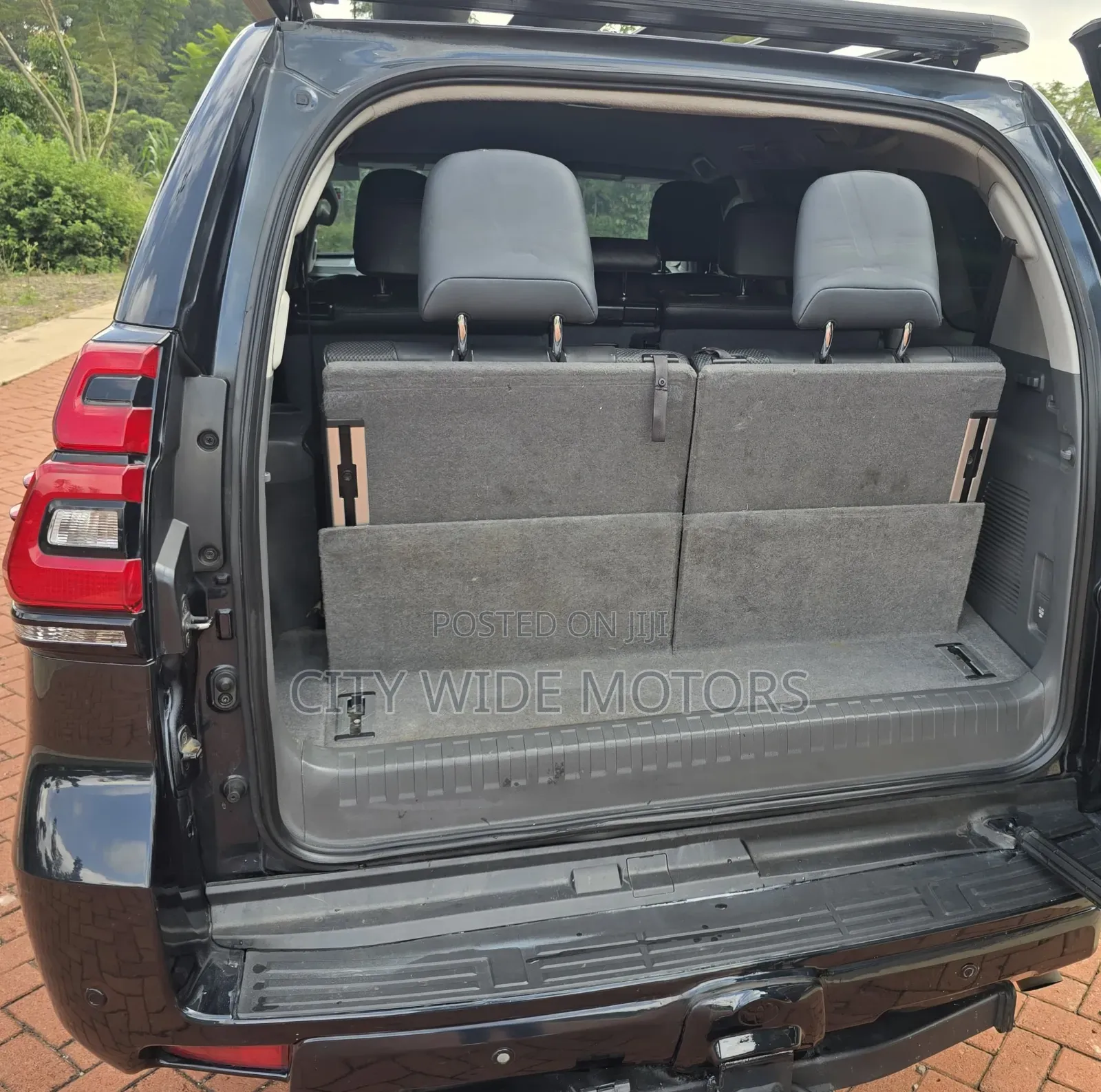 Toyota Land Cruiser Prado 2010 Black