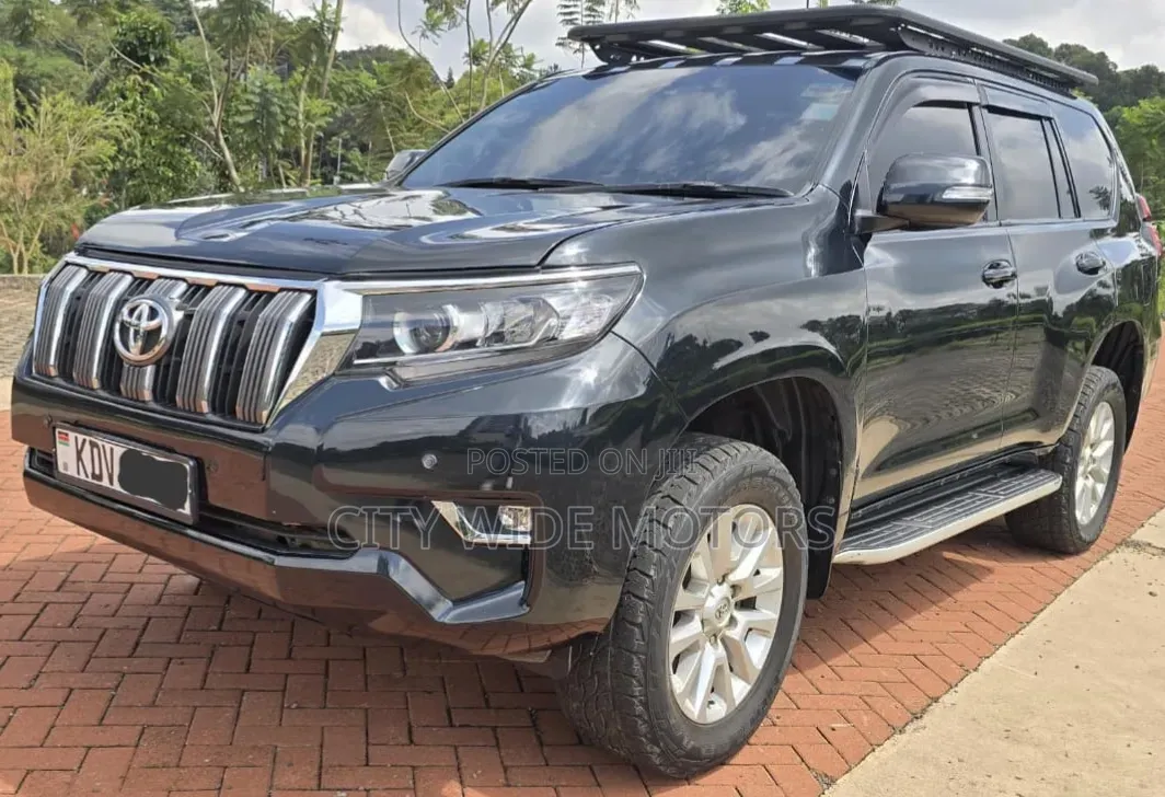 Toyota Land Cruiser Prado 2010 Black