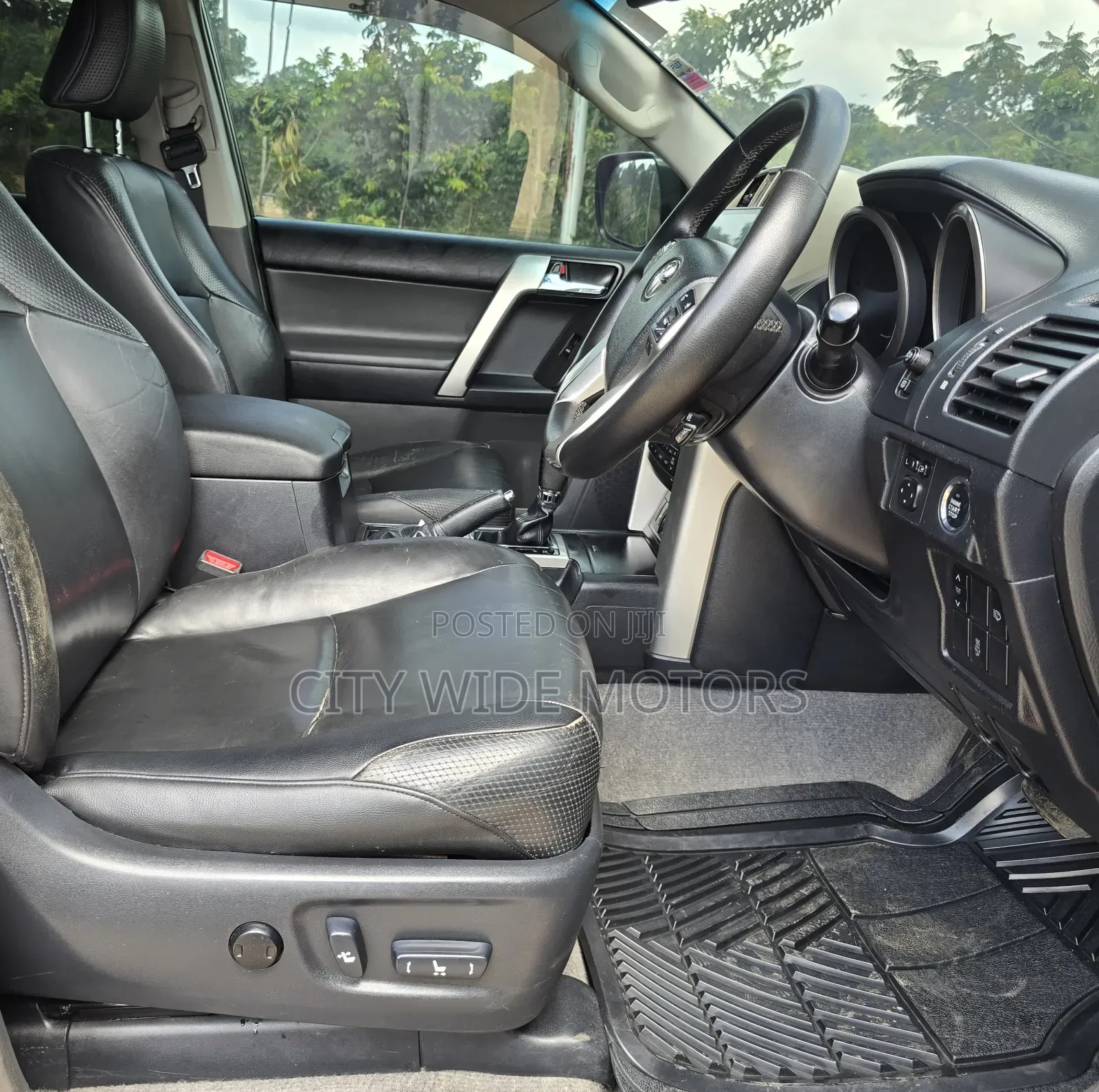 Toyota Land Cruiser Prado 2010 Black