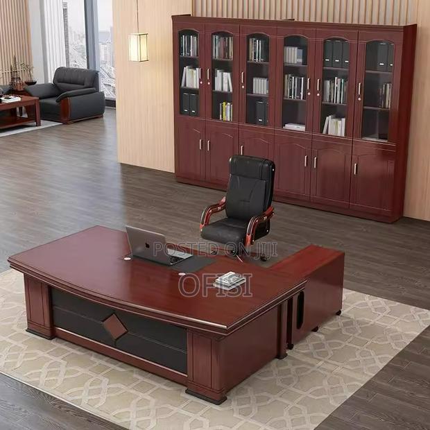1.6 Meters Executive Table - thumbnail 4