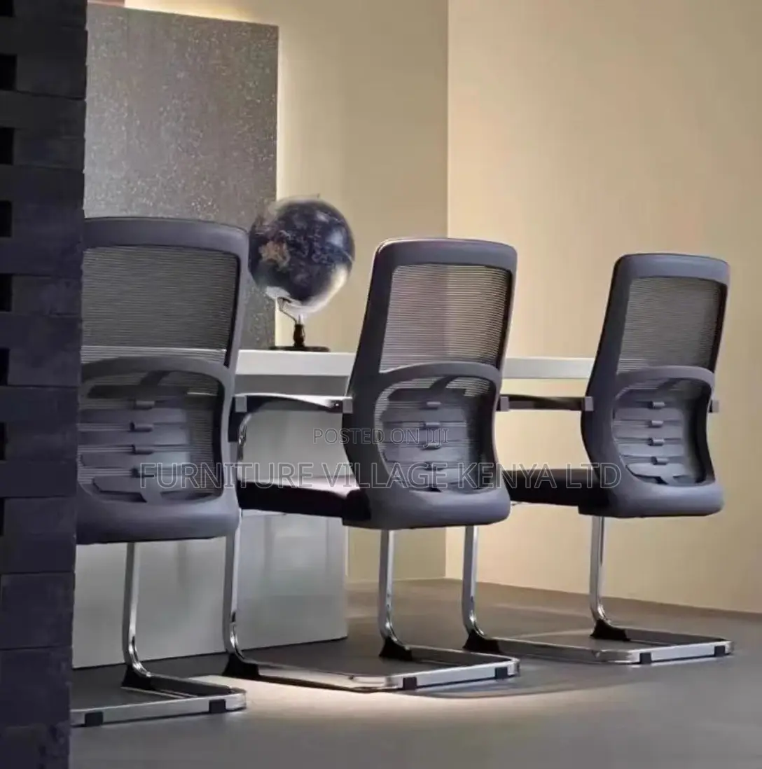 Ergonomic Mesh Visitor Chair