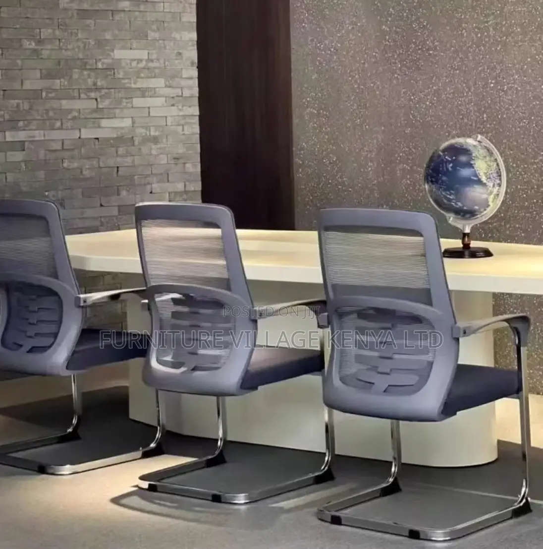 Ergonomic Mesh Visitor Chair