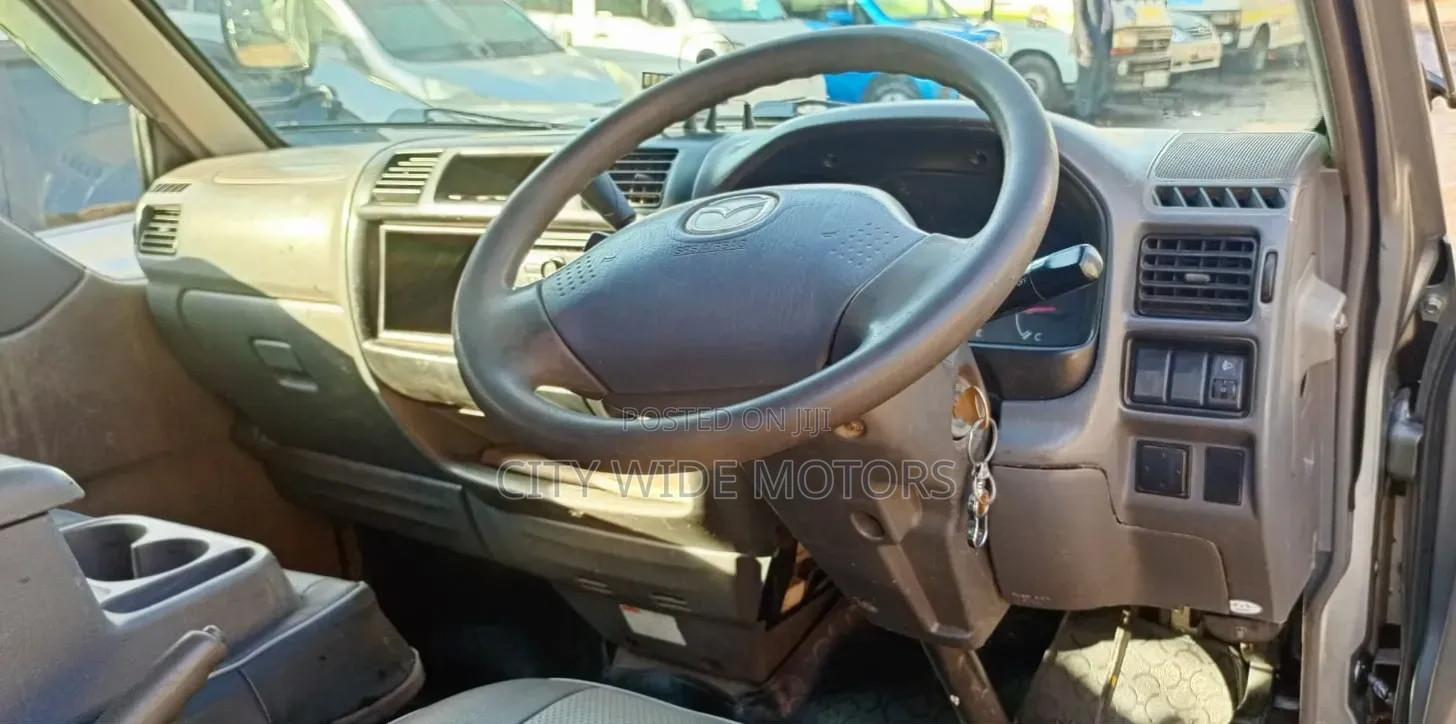 Mazda Bongo 2013 Silver